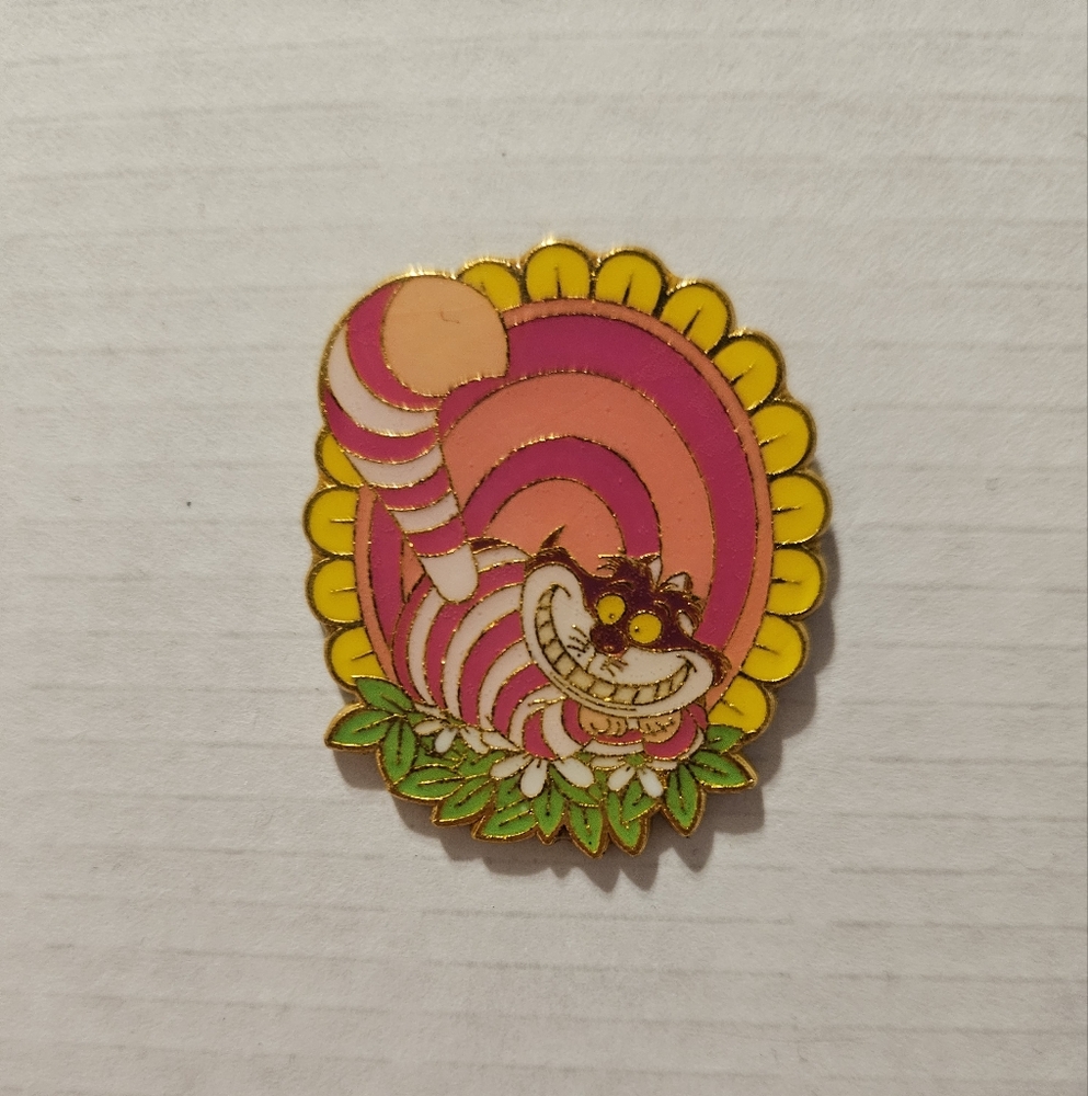 Disney Cheshire Sunflower Cast Member Lanyard 2006/2007 Pin & Cheshire Pin